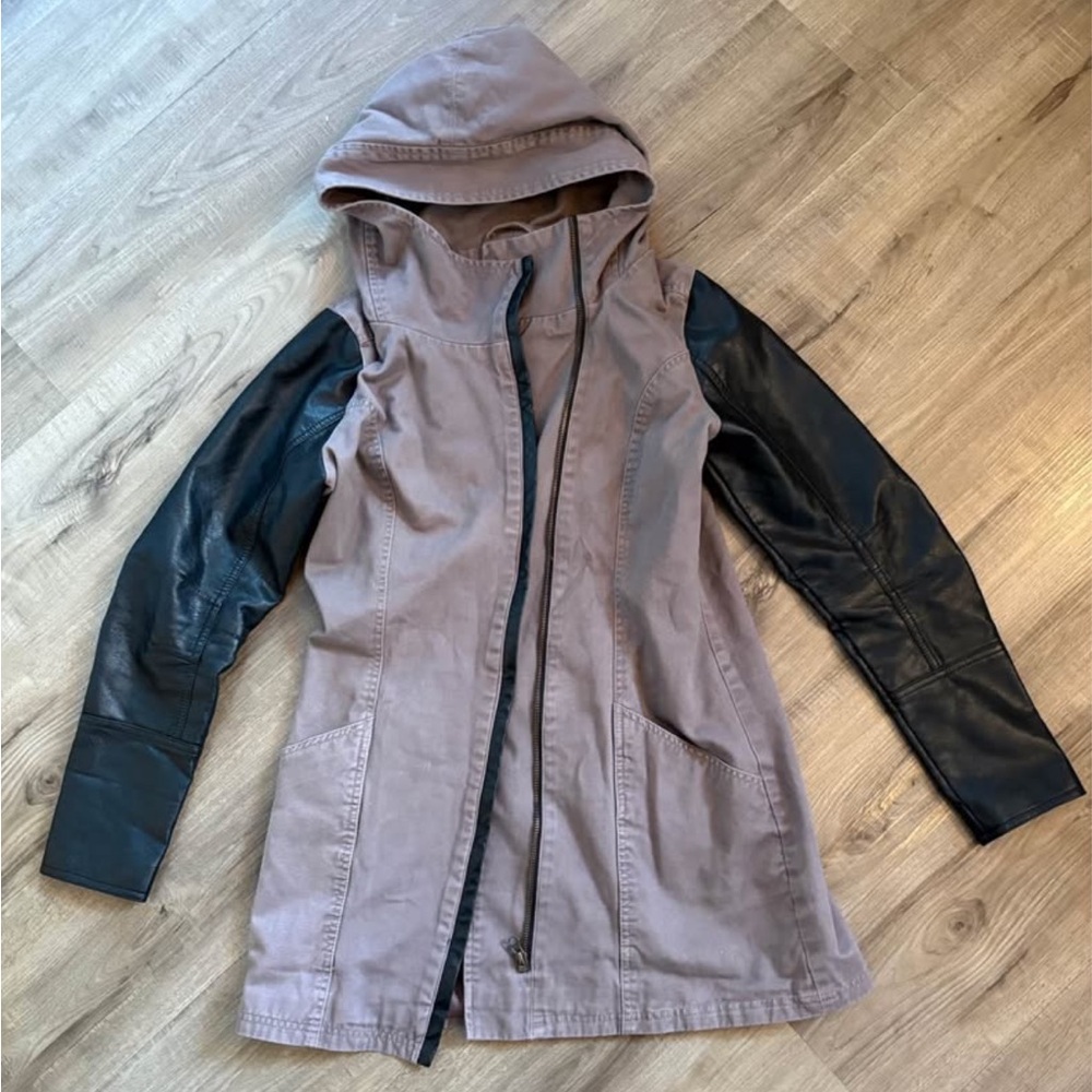 🍃3/$30 Twik Hooded Utility Jacket with Black Sleeves